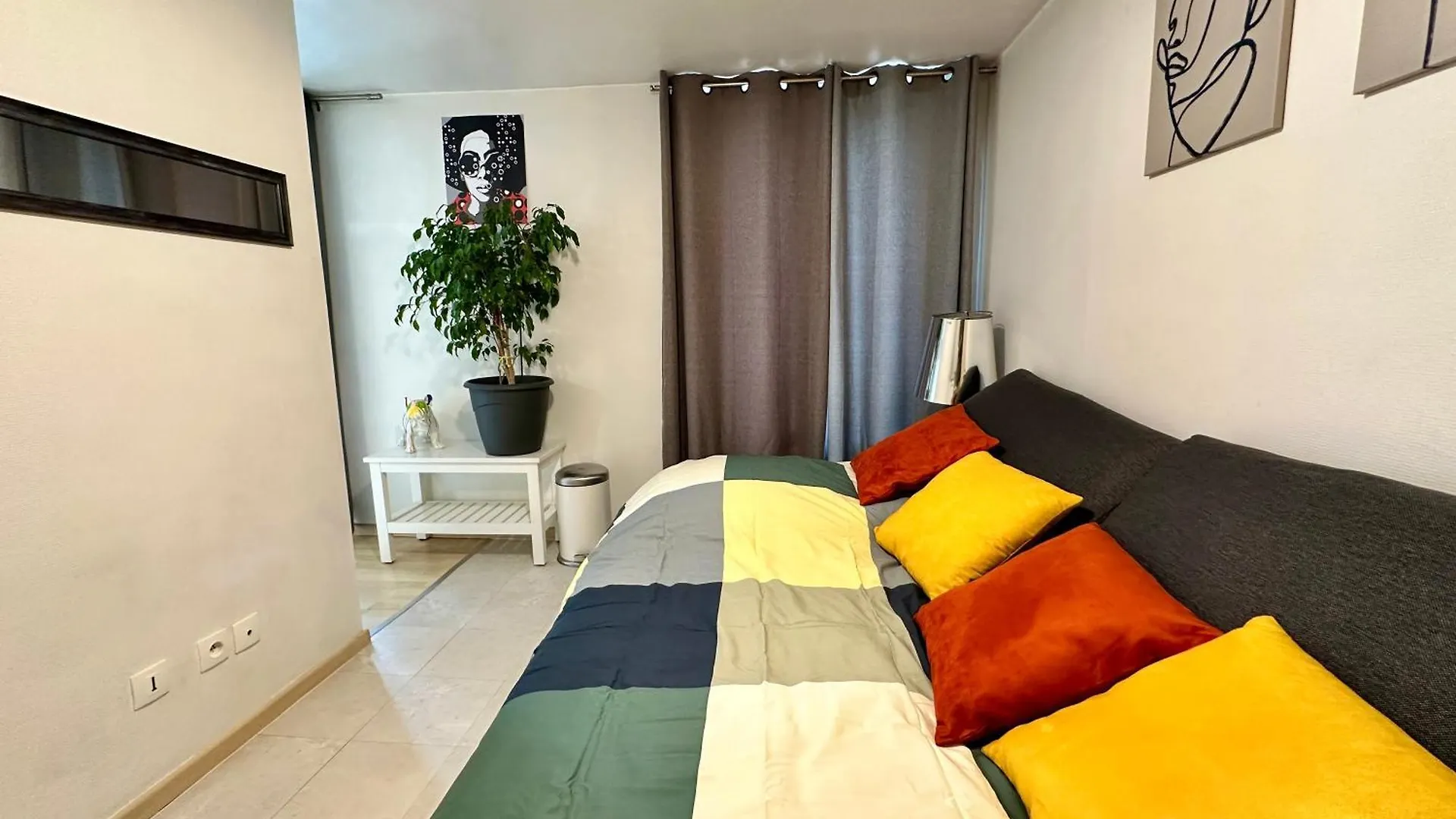 Marais Apartment Near Louvre Museum Ecouffes Paris