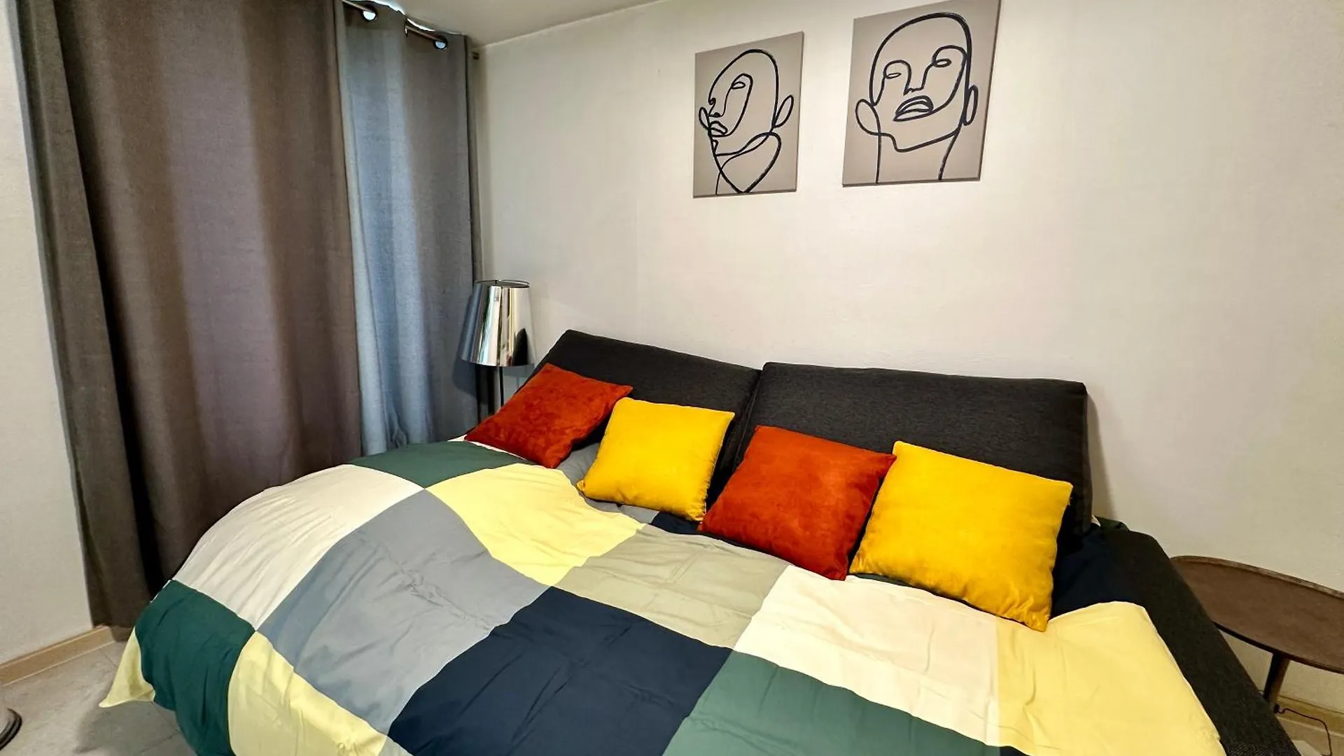 Marais Apartment Near Louvre Museum Ecouffes Paris